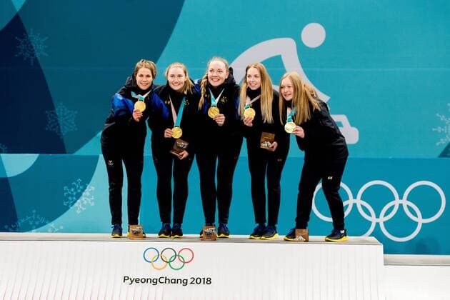 180225 Anna Hasselborg, Sara McManus, Agnes Knochenhauer and Sofia Mabergs of Sweden with the gold medals after winning the WomenÕs Curling Final between South Korea and Sweden during day sixteen of the 2018 Winter Olympics on February 25, 2018 in Pyeongchang. Photo: Petter Arvidson BILDBYRN kod PA 160200 Copyright: PETTERxARVIDSON BB180225PA022