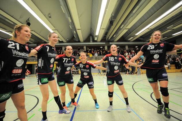 freude bei den Kuties ueber den Heimsieg SG H2Ku Herrenberg Kuties,Handball,Ligaspiel,24.02.2018, Herrenberg Copyright: xEIBNER Tobias_Baurx EP_TBR