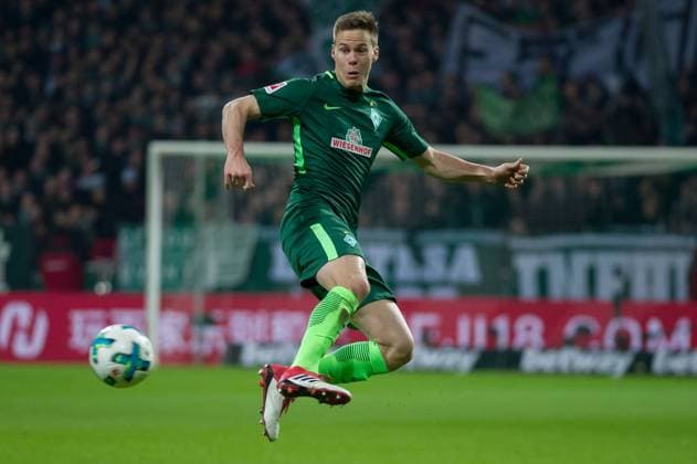 Niklas Moisander (SV Werder Bremen, 18) am Ball, Freisteller, Einzelbild, Aktion, Action, Spieszene Bremen Copyright: xEIBNER HPIXXx EP_HPIXX