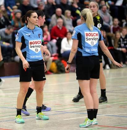 lsp - Handball - Damen - Erste Bundesliga - HSG Bensheim vs Borussia Dortmund - Saison - 2017-2018 - 24.02.2018 - Bensheim v. l. Schiedsrichterinnen Sonja Lenhardt und Katharina Heinz Aktion, Einzelbild -