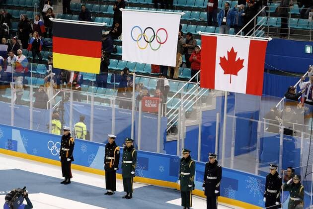 SIEGEEHRUNG Flagge Team GER Eishockey Finale RUS-GER 4:3 Olympic Wintergames 2018 Pyeongchang South Korea Olympische Winterspiele 2018 Pyeongchang 25.Februar 2018