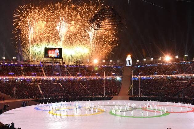 PyeongChang 2018 - Highlights der Olympischen Spiele Dancers perform and fireworks go off at the closing ceremony for the Pyeongchange 2018 Winter Olympics at the Olympic Stadium in Daegwalnyeong, South Korea, on February 25, 2018.  KOL20180225654 RICHARDxELLIS