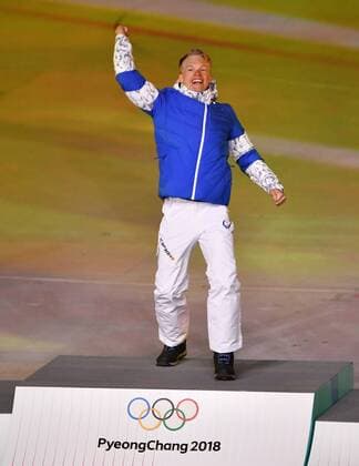 Gold medalist Iivo Niskanen of Finland reacts at the medal ceremony for the Cross-Country Skiing Men s 50km Mass Start Classic at the closing ceremony for the Pyeongchange 2018 Winter Olympics at the Olympic Stadium in Daegwalnyeong, South Korea, on February 25, 2018.  KOL20180225850 RICHARDxELLIS