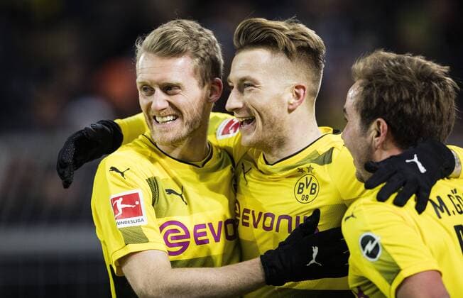 Dortmund, 26.02.2018 Torjubel: Andre Schürrle (BvB), Marco Reus (BvB), Mario Götze (BvB) Borussia Dortmund - FC Augsburg *** Dortmund 26 02 2018 Torjubel Andre Schürrle BvB Marco Reus BvB Mario Gotze BvB Borussia Dortmund FC Augsburg