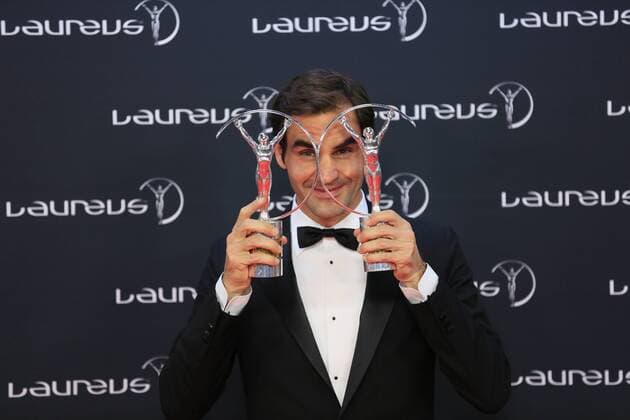 Themen der Woche - SPORT Bilder des Tages - SPORT Roger Federer, Tennisspieler Nummer 1 der Welt, hält mit Sportsman und Comeback Award nun den Rekord für die meisten Laureus-Auszeichnungen, Preisverleihung Laureus Awards 2018 im Sporting, Fürstentum Monaco *** Roger Federer No. 1 tennis player in the world now holds the Sportsman and Comeback Award record for most Laureus Awards Laureus Awards 2018 awards ceremony in the Sporting Principality of Monaco