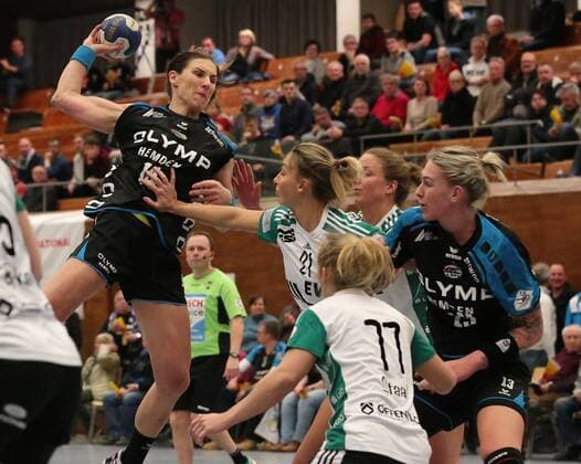 28.02.2018, Deutschland, Bietigheim, Handball Bundesliga Frauen 16. Spieltag Saison 2017 2018 SG BBM Bietigheim vs. VfL Oldenburg: v.l. Karolina Kudlacz-Gloc (BBM), Angie Geschke (VfL), Malene Staal (VfL), Luisa Schulze (BBM)