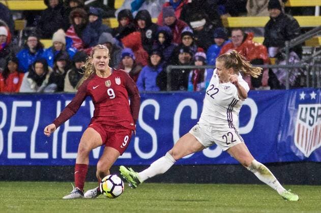 March 1, 2018 - Columbus, Ohio, U.S - German national team Nationalteam midfielder Tabea Kemme (22) tries to block a kick by USA National Team midfielder Lindsey Horan (9) during the match between the U.S. Women s National Team and the German Women s National Team at Mapfre Stadium, Columbus, Ohio. Soccer 2018 - 2018 SheBelieves Cup - ZUMAs304 20180301_zaf_s304_029 Copyright: xScottxStuartx