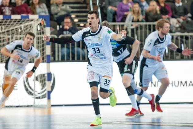 Roman Becvár (Nr.33, Elbflorenz) jubelt über einen Treffer HC Rhein Vikings vs. HC Elbflorenz Dresden, Handball, 2. Bundesliga, 03.03.18 Düsseldorf NRW Deutschland Castello