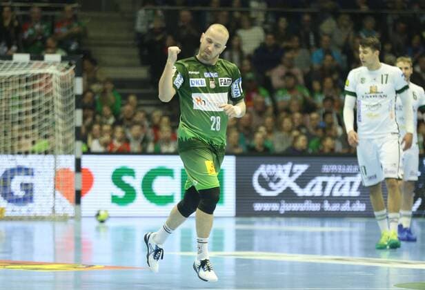 04.03.2018, xcsx, Handball EHF Pokal, SC Magdeburg - Tatran Presov, emspor, v.l. Robert Weber (SC Magdeburg) jubelt nach Torerfolg Magdeburg