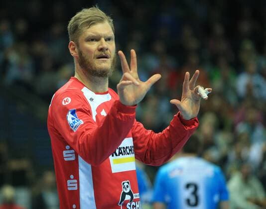 04.03, xfgx, Handball DHB-Pokal 1 4 Finale, HSG Wetzlar - TVB Stuttgart, emspor, v.l. Nr.1 Johannes Bitter (TVB Stuttgart) Wetzlar