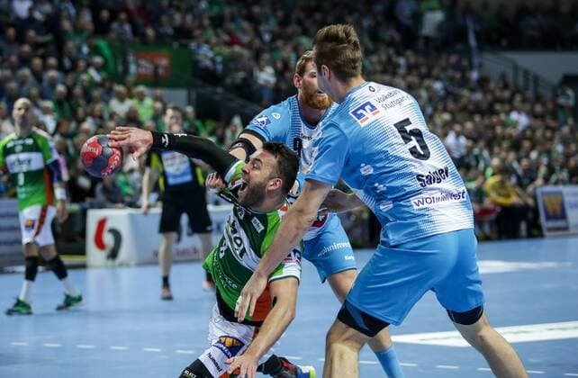 Deutschland,Wetzlar, Rittal-Arena, 04.03.2017, Handball,DHB-Pokal,Viertelfinale, HSG Wetzlar - TVB 1898 Stuttgart Bild:vo.Stefan Salger (TBV 1898 Stuttgart, 5),mi.Philipp Pöter (HSG Wertzlar, 8),hi.Manuel Spaeth (TBV 1898 Stuttgart, 9) Copyright: HMBxMedia ThomasxJäger