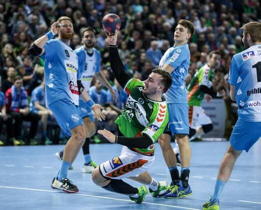 Deutschland,Wetzlar, Rittal-Arena, 04.03.2017, Handball,DHB-Pokal,Viertelfinale, HSG Wetzlar - TVB 1898 Stuttgart Bild: Jannik Kohlbacher (HSG Wertzlar, 80) wirft aufs Tor Copyright: HMBxMedia ThomasxJäger