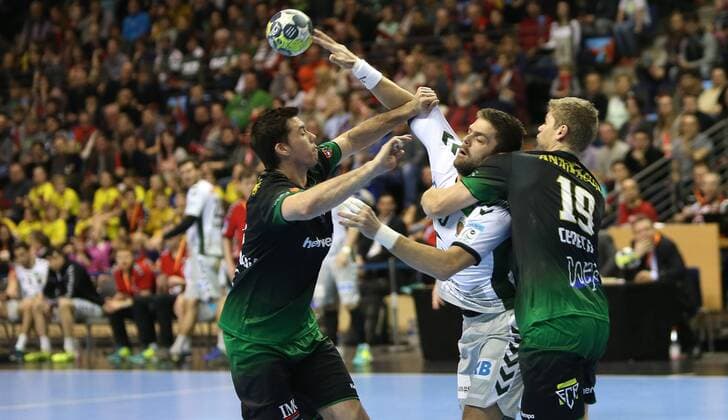 Handball - EHF-Pokal, Gruppe B, 10. Spieltag Füchse Berlin - Helvetia Anaitasuna Bild: Drago Vukovic Handball - EHF-Pokal - Füchse Berlin - Helvetia Anaitasuna