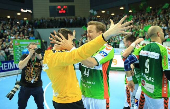 04.03, xfgx, Handball DHB-Pokal 1 4 Finale, HSG Wetzlar - TVB Stuttgart, emspor, v.l. Jubel bei Nr.12 Benjamin Buric (HSG Wetzlar) und Nr.44 Evars Klesniks (HSG Wetzlar) Wetzlar
