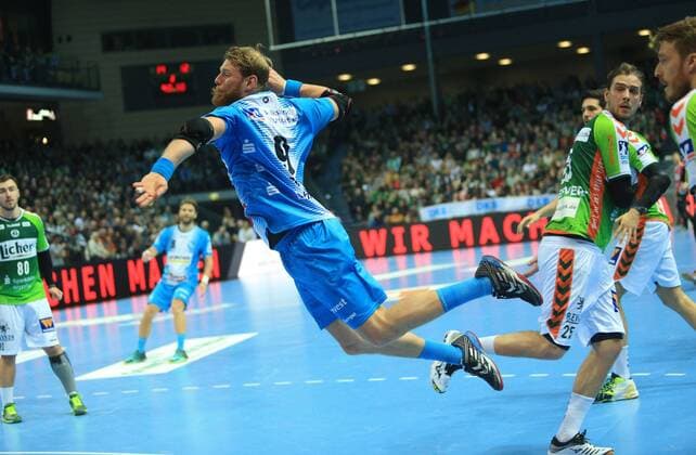 04.03, xfgx, Handball DHB-Pokal 1 4 Finale, HSG Wetzlar - TVB Stuttgart, emspor, v.l. Nr.9 Manuel Späth (TVB Stuttgart), Nr.25 Olle Forsell Schefvert (HSG Wetzlar) Wetzlar