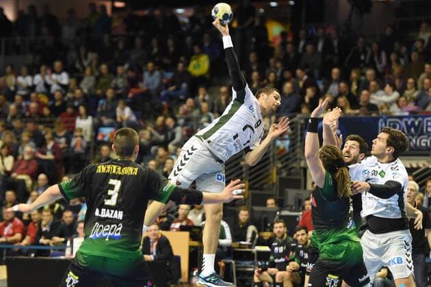 Handball, Herren, EHF-Pokal, Saison 2017 18, Gruppe B, Füchse Berlin - Helvetia Anaitasuna, Antonio Bazan (Nr. 3, Helvetia Anaitasuna), Stipe Mandalinic (Nr. 9, Füchse Berlin), Oswaldo Dos Santos (Nr. 26, Helvetia Anaitasuna), Erik Schmidt (Nr. 28, Füchse Berlin), 04.03.18, Copyright: xMichaelxHundtx xMatthiasxKochx