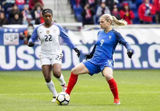 HARRISON, NJ - MARCH 04: Amandine Henry (6) of France takes the ball away from Taylor Smith (22) of the USWNT during a She Believes Cup match between the USWNT and France on March 04, 2018, at Red Bull Arena, in Harrison, N.J. The game ended in a 1-1 tie. (Photo by Tony Quinn Icon Sportswire) SOCCER: MAR 04 SheBelieves Cup - USA v France Icon25518030404 EDITORIAL USE ONLY