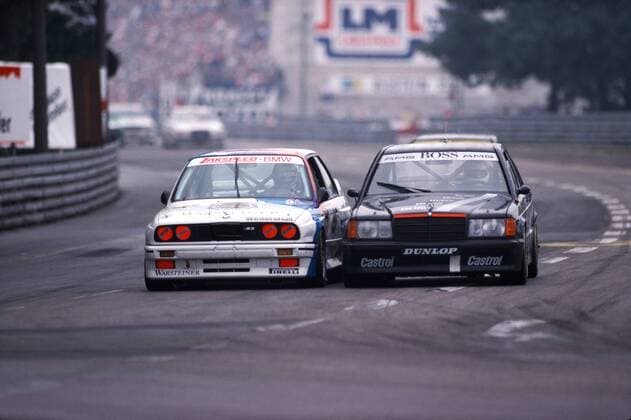 Archivbilder der Woche SPORT KW10 rechts hat Vorfahrt aber nicht auf dem Norisring beim DTM-Rennen 200 Meilen von Nürnberg 1988 und schon gar nicht bei aBMW M3 gegen AMG-Mercedes 190E2,3-16 und noch viel weniger wenn am Steuer des AMG-Mercedes Skirennfahrer Franz Klammer sitzt *** On the right, right of way is not at the Norisring in the DTM race 200 miles from Nuremberg in 1988 and certainly not at aBMW M3 against AMG Mercedes 190E2 3 16 and much less when the driver of the AMG Mercedes ski racer Franz Klammer sits