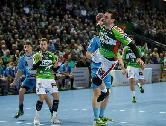 Deutschland,Wetzlar, Rittal-Arena, 04.03.2017, Handball,DHB-Pokal,Viertelfinale, HSG Wetzlar - TVB 1898 Stuttgart Bild: Filip Mirkulovski (HSG Wertzlar, 13) beim Wurf aufs Tor Copyright: HMBxMedia ThomasxJäger
