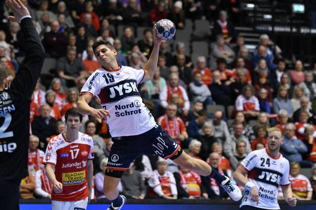 Aalborg Handbold - SG Flensburg-Handewitt, EHF Champions League; Aalborg, 04.03.18 iAalborg, 04.03.18, Handball, VELUX EHF Champions League, Saison 2017 2018, Gruppenphase, Aalborg Handbold - SG Flensburg-Handewitt : Marius Steinhauser (SG Flensburg-Handewitt, 19), Soeren Pedersen (Aalborg Handbold, 12), Tobias Ellebaek (Aalborg Handbold, 17), Jim Gottfridsson (SG Flensburg-Handewitt, 24)