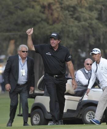 US golfer Phil Mickelson celebrates his victory during the final of the World Golf Championship Mexico, at the Golf Club Chapultepec, in Mexico City, Mexico, 4 March 2018. World Golf Championship Mexico !ACHTUNG: NUR REDAKTIONELLE NUTZUNG!  Copyright: xMarioxGuzmánx CMX013 20180305-636558140358216229