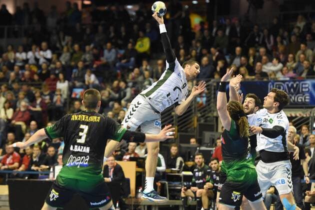 Handball, Herren, EHF-Pokal, Saison 2017 18, Gruppe B, Füchse Berlin - Helvetia Anaitasuna, Antonio Bazan (Nr. 3, Helvetia Anaitasuna), Stipe Mandalinic (Nr. 9, Füchse Berlin), Oswaldo Dos Santos (Nr. 26, Helvetia Anaitasuna), Erik Schmidt (Nr. 28, Füchse Berlin), 04.03.18, Copyright: xMichaelxHundtx xMatthiasxKochx