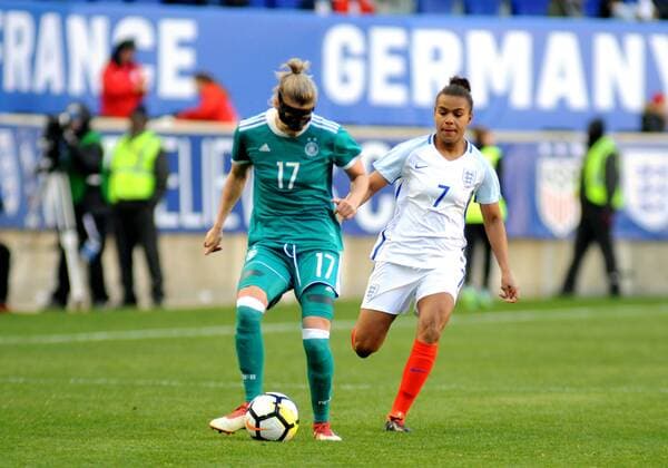 March 4, 2018 - March 04, 2018 - German national team Nationalteam Defender VERENA FAISST (17) controls the ball past NIKITA PARRIS (7) during second half action of the match against the English Women s Team . The friendly match was played at Red Bull Arena, Harrison, New Jersey Soccer 2018 - The German National Team Draws England 2-2... - ZUMAc123 82152282st Copyright: xBennettxCohenx
