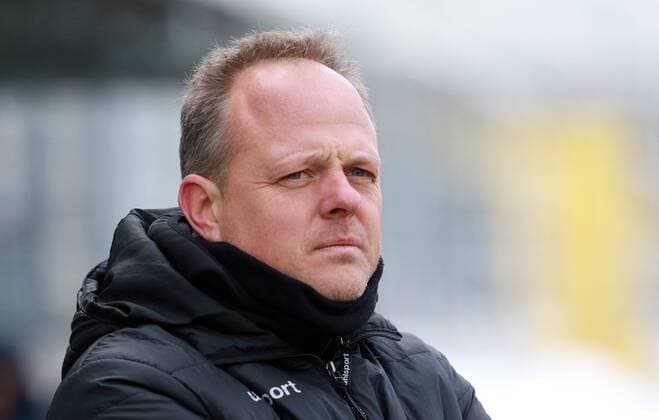 Trainer Daniel Weber (VfR Garching) Fussball Grünwalderstadion Regionalliga Bayern 04.03.2018 FC Bayern II - VfR Garching