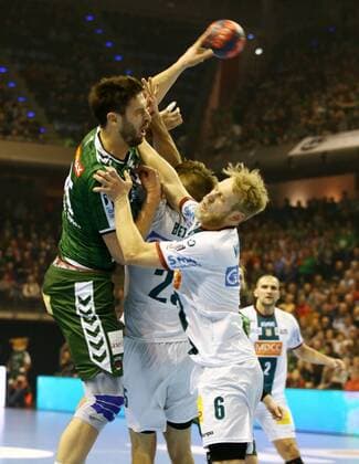 Marko Kopljar, Marko Bezjak, Matthias Musche Aktion Spielszene Zweikampf Handball DHB Pokal DKB Bundesliga Herren Saison 2017 2018 07.03.2018 Füchse Berlin vs. SC Magdeburg SCM
