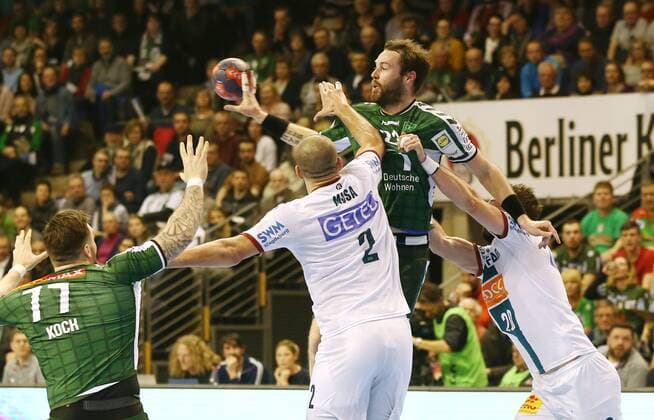 Zeljko Musa, Steffen Fäth, Mads Christiansen Aktion Spielszene Zweikampf Handball DHB Pokal DKB Bundesliga Herren Saison 2017 2018 07.03.2018 Füchse Berlin vs. SC Magdeburg SCM