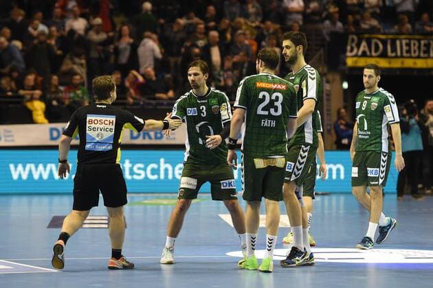 Handball, Herren, DHB-Pokal, Saison 2017 18, Viertelfinale, Füchse Berlin - SC Magdeburg, Enttäuschung nach Abpfiff, Fabian Wiede (Nr. 3, Füchse Berlin), Steffen Fäth (Nr. 23, Füchse Berlin), Marko Kopliar (Nr. 35, Füchse Berlin), Stipe Mandalinic (Nr. 9, Füchse Berlin), 07.03.18, Copyright: xMichaelxHundtx xMatthiasxKochx