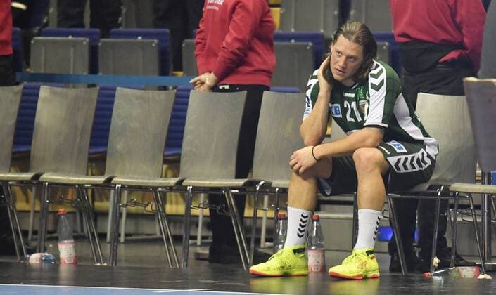 Bilder des Tages - SPORT Matthias Zachrisson (Füchse), enttäuscht nach dem Spiel Füchse Berlin - SC Magdeburg DHB-Pokal, Viertelfinale 2017 2018, Herren, Männer, Handball, Deutschland, Germany, Max-Schmeling-Halle Berlin, 7.3.2018