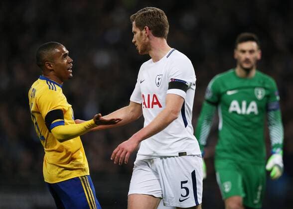7th March 2018, Wembley Stadium, London England; UEFA Champions League football, round of 16, 2nd leg, Tottenham Hotspur versus Juventus; Jan Vertonghen of Tottenham Hotspur pushes Douglas Costa of Juventus after Douglas Costa of Juventus dived in the penalty box and appealed for a penalty  ActionPlus11998950