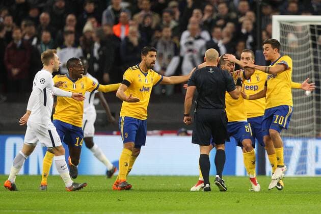 Tottenham Hotspur v Juventus UEFA Champions League The Juventus players appeal to Referee Szymon Marciniak for a penalty during the UEFA Champions League match at Wembley Stadium, London Content Not Available For UK Newspapers Copyright: xPaulxChestertonx FIL-11460-0079