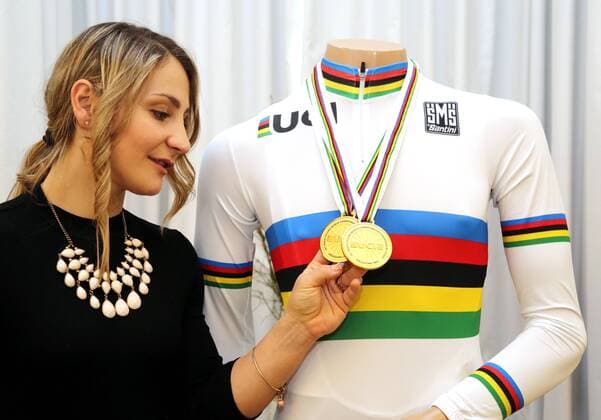 Empfang Kristina Vogel 07.03.18 , Erfurt, Haus Dacheröden, Empfang für die Weltmeisterin und Olympiasiegerin im Bahnrad Kristina Vogel im Bild: Kristina Vogel mit ihren Goldmedaillen von der Weltmeisterschaft in Appeldorn