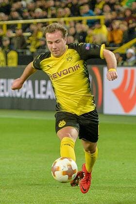 GER, 1.FBL, Borussia Dortmund vs RB Salzburg 08.03.2018, Signal Iduna Park, Dortmund, GER, 1.FBL, Borussia Dortmund vs RB Salzburg, im Bild Mario Goetze Götze ( 10, Borussia Dortmund) Aktion . Einzelbild . Freisteller . mit Ball