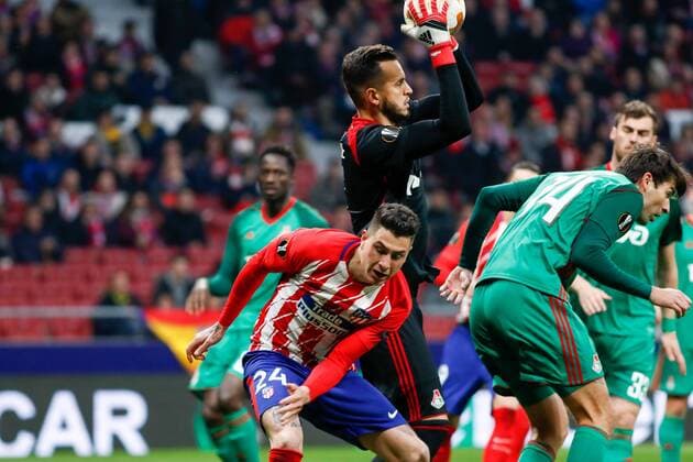 Guilherme of Lokomotiv and Gimenez of Atletico de Madrid during the UEFA Europa League match played on Wanda Metropolitano Stadium, Madrid, Spain, between Atletico de Madrid and Lokomotiv Moskva, Mar 08th 2018. Photo: Oscar J. Barroso AFP7  xOscarxJ.xBarrosox xAFP7x xAtleticoxdexMadridxvxLokomotiv,xEuropaxLeague,xSpain,xMarx8thx20x