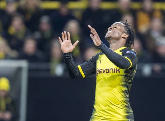 Fußball: UEFA Europa League, EL, Saison 2017 2018, Achtelfinale, Borussia Dortmund - RB Salzburg in Dortmund (Nordrhein-Westfalen). Dortmunds Michy Batshuayi ärgert sich nach einer vergebenen Torchance. Copyright: xKirchner DavidxInderliedx