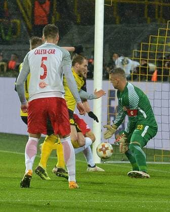 Dortmund, Germany 08.03.2018, UEFA Europa League - 2017 18 Season, Achtelfinale, Borussia Dortmund - Red Bull Salzburg, Tor zum 1:2 durch Andre Schuerrle (BVB) ( DeFodi521