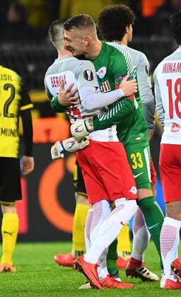 08.03.2018, xjhx, Fussball Europa League, Borussia Dortmund - RB Salzburg, emspor, v.l. Valon Berisha (FC Red Bull Salzburg) , Alexander Walke (FC Red Bull Salzburg) jubeln jubelt nach Spielende. Dortmund