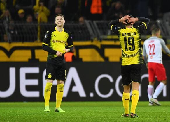 08.03.2018, xjhx, Fussball Europa League, Borussia Dortmund - RB Salzburg, emspor, v.l. Marco Reus (Borussia Dortmund), Mahmoud Dahoud (Borussia Dortmund) enttaeuscht, enttaeuscht schauend, dissapointed Dortmund