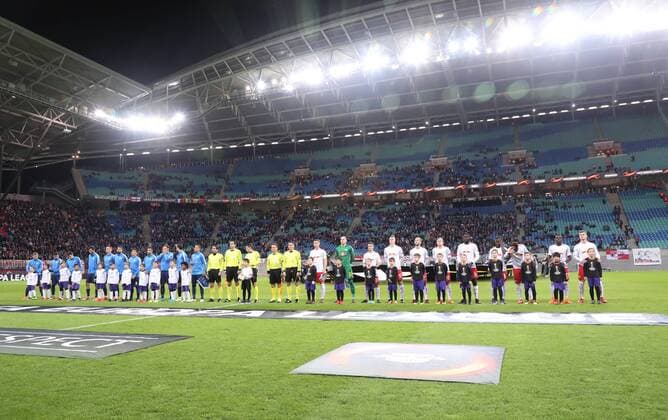 RB Leipzig - St.Petersburg Fussball Euro League Leipzig, 08.03.2018, Red Bull Arena, Fussball, UEFA EURO EM Europameisterschaft Fussball League, Achtelfinale, Hinspiel , RB Leipzig vs. Zenit St. Petersburg. , Im Bild; Begrüßung der Mannschaften. ,