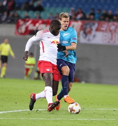 RB Leipzig - St.Petersburg Fussball Euro League Leipzig, 08.03.2018, Red Bull Arena, Fussball, UEFA EURO EM Europameisterschaft Fussball League, Achtelfinale, Hinspiel , RB Leipzig vs. Zenit St. Petersburg. , Im Bild von links; Dayot Upamecano (5, RB Leipzig) und AleksandrÊKokorin (9, Zenit). ,