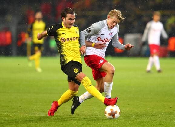 Donnerstag 08.03.2018, Saison 2017 2018, Euro League Achtelfinale Hinspiel im Dortmunder Signal Iduna Park, BVB 09 Borussia Dortmund - FC Salzburg, Mario Götze (BVB) gegen Xaver Schlager (FCS), v.l.
