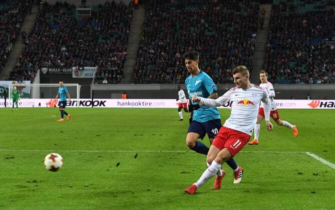 Fussball, Herren, Saison 2017 2018, Europa League (Achtelfinale, Hinspiel), RB Leipzig - Zenit St. Petersburg, v. l. Emiliano Rigoni ( 10, Zenit St. Petersburg), Timo Werner (RB Leipzig), 08.03. 2018, Copyright: xMatthiasxKochx