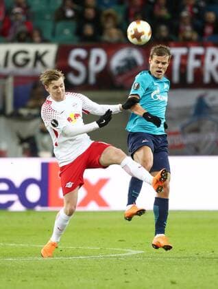 RB Leipzig - St.Petersburg Fussball Euro League Leipzig, 08.03.2018, Red Bull Arena, Fussball, UEFA EURO EM Europameisterschaft Fussball League , Achtelfinale Hinspiel, RB Leipzig vs. FK Zenit St. Petersburg , Im Bild v.l.: Emil Forsberg (10, RB Leipzig) und AleksandrÊKokorin (9, Zenit) ,