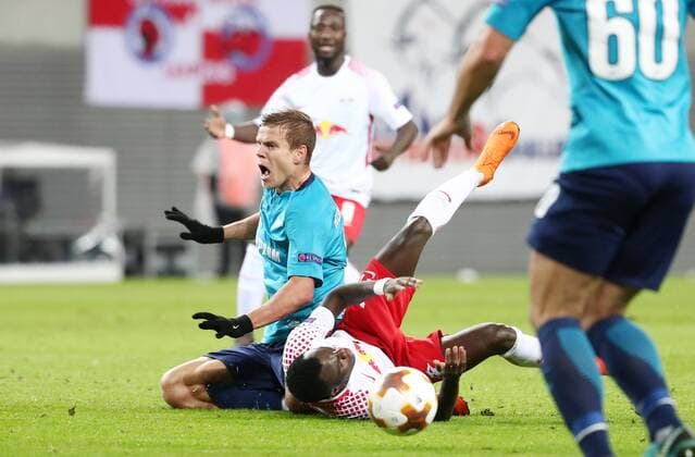 RB Leipzig - St.Petersburg Fussball Euro League Leipzig, 08.03.2018, Red Bull Arena, Fussball, UEFA EURO EM Europameisterschaft Fussball League , Achtelfinale Hinspiel, RB Leipzig vs. FK Zenit St. Petersburg , Im Bild v.l.: AleksandrÊKokorin (9, Zenit) und Bruma (17, RB Leipzig). ,