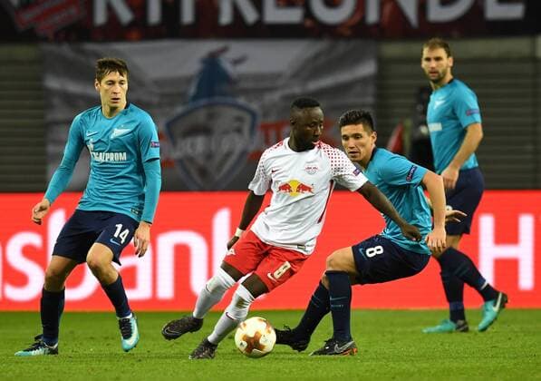 Fussball, Herren, Saison 2017 2018, Europa League (Achtelfinale, Hinspiel), RB Leipzig - Zenit St. Petersburg, v. l. Daler Kuzyaev ( 14, Zenit St. Petersburg), Naby Keita (RB Leipzig), Matias Kranevitter ( 8, Zenit St. Petersburg), 08.03. 2018, Copyright: xMatthiasxKochx