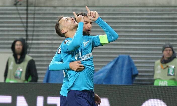 RB Leipzig - St.Petersburg Fussball Euro League Leipzig, 08.03.2018, Red Bull Arena, Fussball, UEFA EURO EM Europameisterschaft Fussball League , Achtelfinale Hinspiel, RB Leipzig vs. FK Zenit St. Petersburg 2:1 (0:0) , Zenit Torjubel nach dem 2:1 Anschlusstreffer. Im Bild: Torschütze DomenicoÊCriscito (vorn) und EmanuelÊMammana (beide Zenit). ,