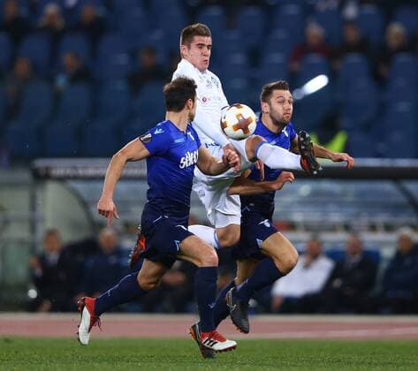 March 8, 2018 - Rome, Italy - SS Lazio v FC Dynamo Kyiv - UEFA Europa League Round of 16 - 1st leg.Artem Besedin of Dynamo Kyiv between Stefan Radu and Stefan de Vrij of Lazio at Olimpico Stadium in Rome, Italy on March 8, 2018..Photo NurPhoto Lazio v Dynamo Kiev - UEFA Europa League Round of 16: First Leg  - ZUMAn230 20180308_zaa_n230_800 Copyright: xMatteoxCiambellix